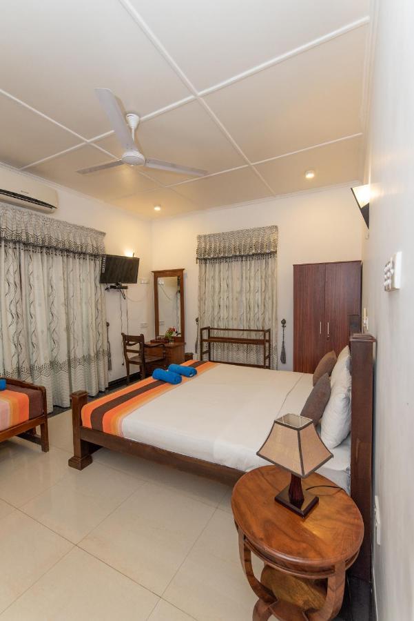 Avon Villa Hikkaduwa Esterno foto