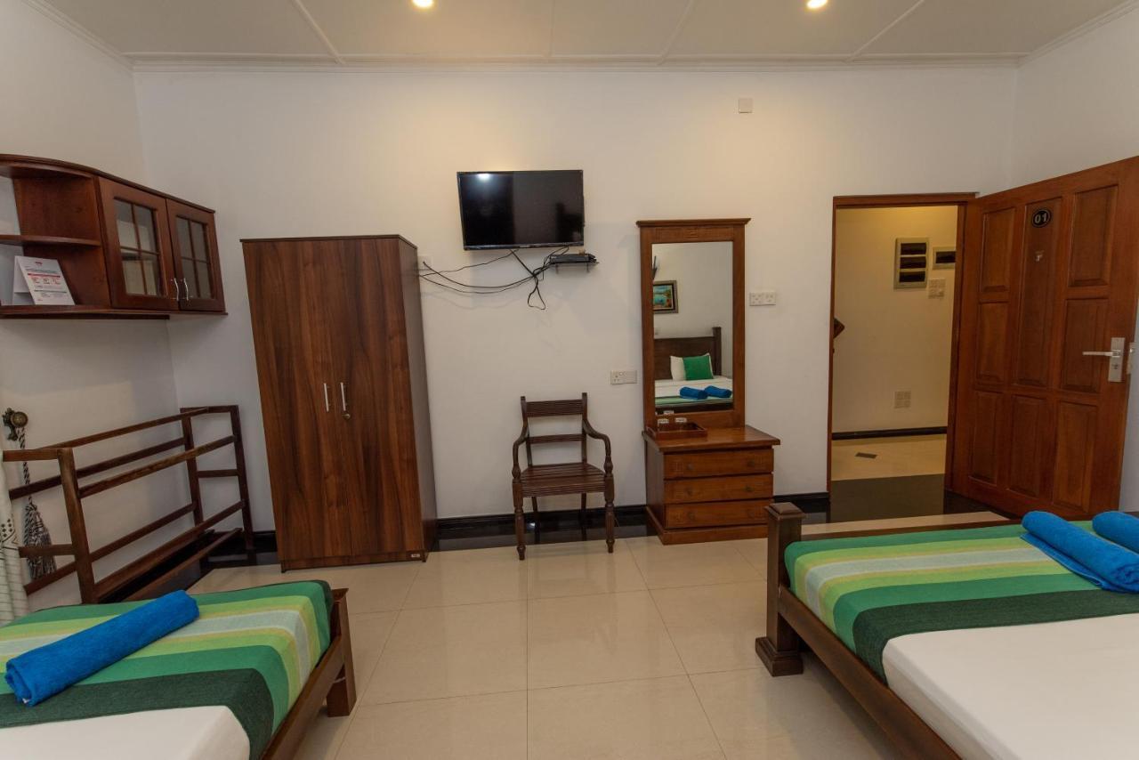 Avon Villa Hikkaduwa Esterno foto