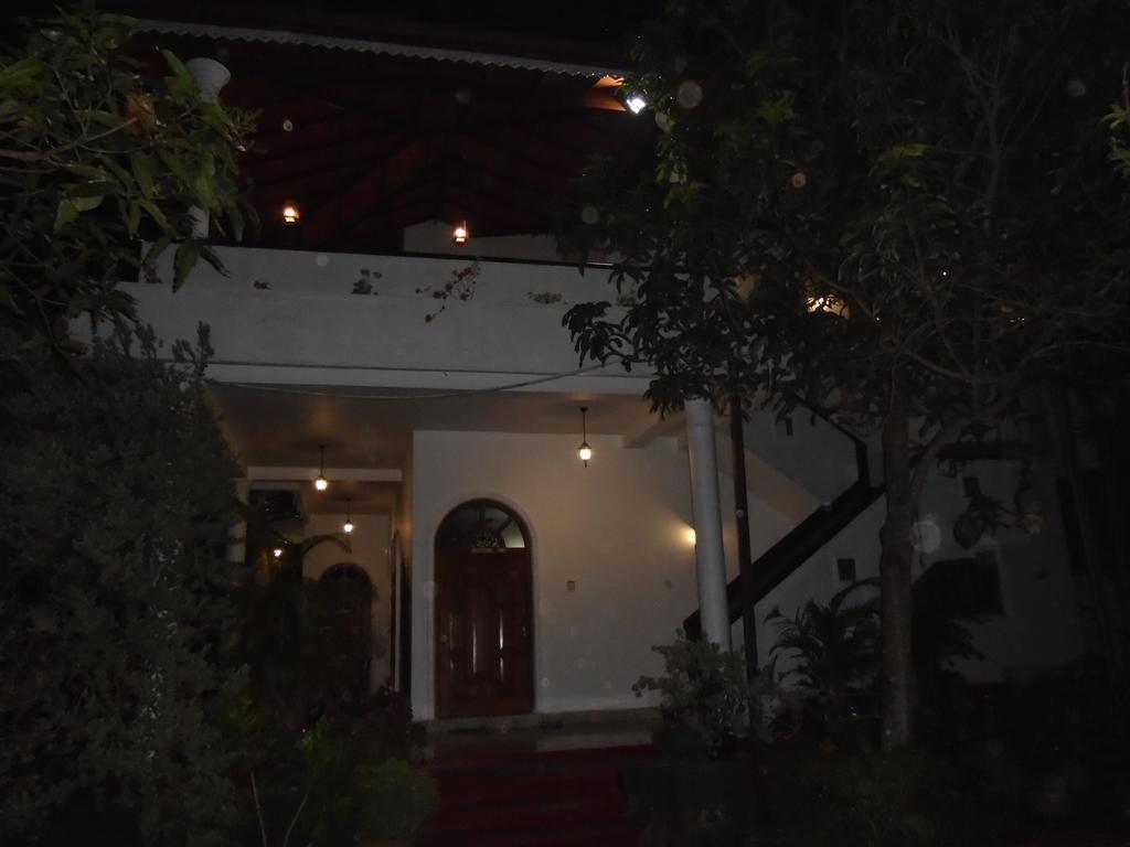 Avon Villa Hikkaduwa Esterno foto